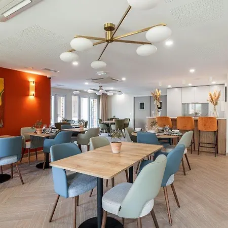 Курортный комплекс Senior Marina Bay