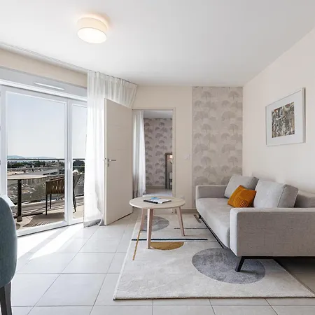 リゾート Senior Marina Bay ヴィルヌーヴ・ルベ